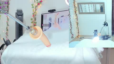 Snapshot of genesis__love_ chatting on 10-31-25, 09:21 Genesis online show from 10-31-25, 09:21