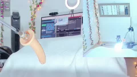 Snapshot of genesis__love_ chatting on 11-01-25, 09:22 Genesis online show from 11-01-25, 09:22