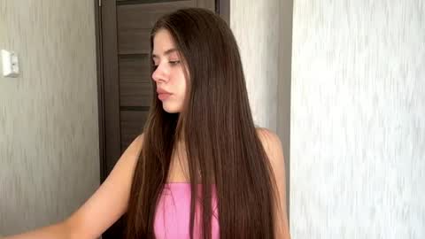 Snapshot of geniegrimmett chatting on 05-09-26, 01:16 Megan online show from 05-09-26, 01:16