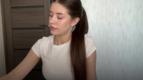 Snapshot of geniegrimmett chatting on 05-17-26, 06:22 Megan online show from 05-17-26, 06:22