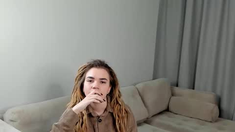 Emily online show from 03-25-26, 10:43