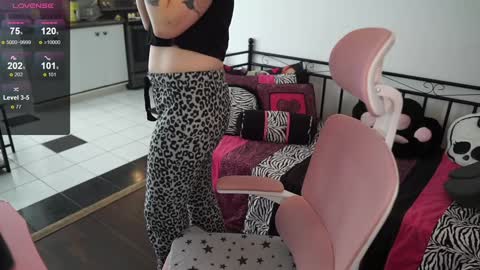 Genny Rock   and  online show from 01-26-25, 02:41