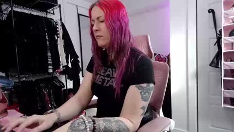 Genny Rock   and  online show from 02-07-26, 04:00