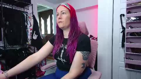 Genny Rock   and  online show from 06-19-26, 03:16