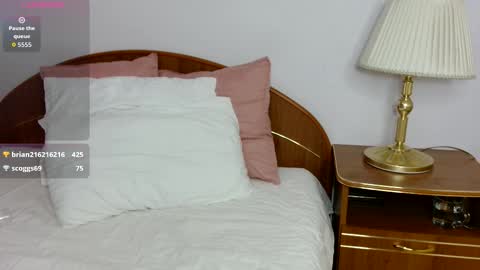 Snapshot of gentlywomen chatting on 02-28-26, 08:59 Elena online show from 02-28-26, 08:59