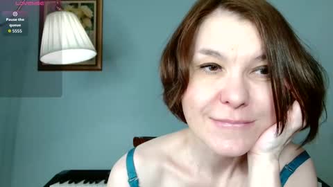 Snapshot of gentlywomen chatting on 03-22-26, 02:09 Elena online show from 03-22-26, 02:09