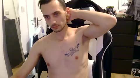 George2323 online show from 01-05-25, 02:17