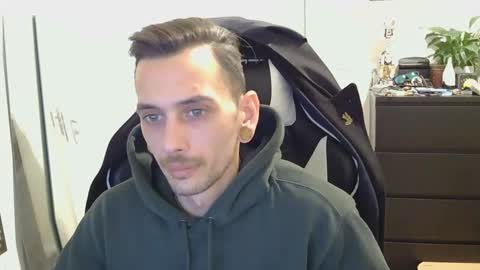 George2323 online show from 11-02-25, 07:38