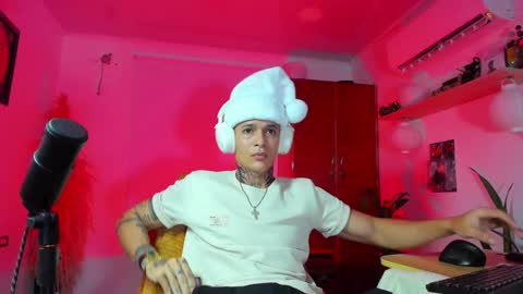 Snapshot of george_prince2 chatting on 12-25-24, 02:46 independent model online show from 12-25-24, 02:46