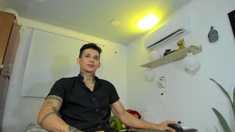 Snapshot of george_prince2 chatting on 01-02-25, 11:16 independent model online show from 01-02-25, 11:16