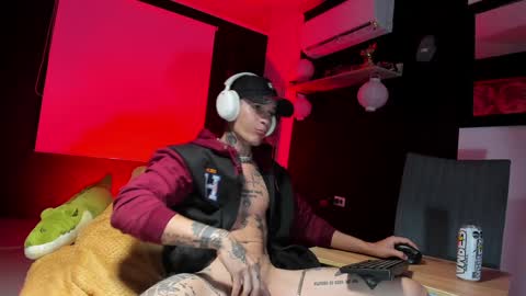 Snapshot of george_prince2 chatting on 01-23-25, 03:37 independent model online show from 01-23-25, 03:37