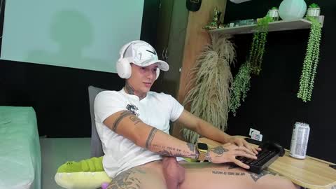 Snapshot of george_prince2 chatting on 02-07-25, 04:27 independent model online show from 02-07-25, 04:27