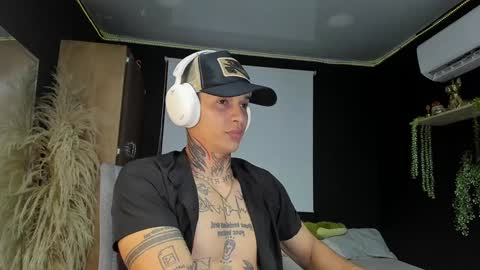 Snapshot of george_prince2 chatting on 02-08-25, 01:22 independent model online show from 02-08-25, 01:22