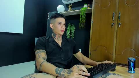 Snapshot of george_prince2 chatting on 02-14-25, 05:51 independent model online show from 02-14-25, 05:51