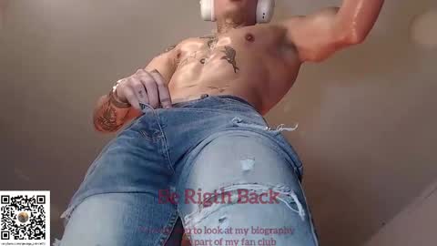 Snapshot of george_prince2 chatting on 02-19-25, 02:33 independent model online show from 02-19-25, 02:33