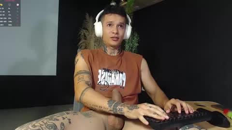 Snapshot of george_prince2 chatting on 03-02-25, 02:41 independent model online show from 03-02-25, 02:41