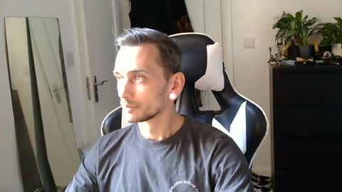 georgek0011 online show from 06-19-26, 06:45