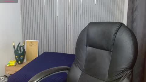 Snapshot of georgesmith_1 chatting on 04-16-26, 03:18 GEORGE online show from 04-16-26, 03:18