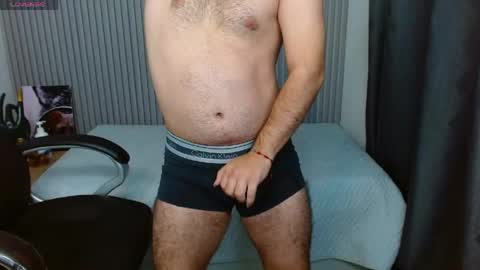 Snapshot of georgesmith_1 chatting on 04-25-26, 01:41 GEORGE online show from 04-25-26, 01:41