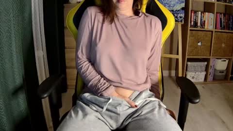 Melissa online show from 11-25-25, 02:17