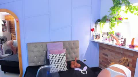 Snapshot of georgina_coule chatting on 04-05-26, 12:02 Georgina Coule online show from 04-05-26, 12:02