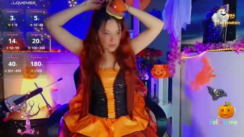 georgina_moschino online show from 10-31-25, 10:55