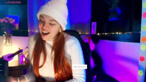 Snapshot of georgina_moschino chatting on 06-12-26, 03:38 georgina_moschino online show from 06-12-26, 03:38