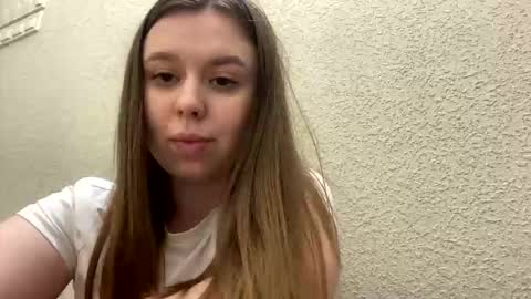 georginagina online show from 12-15-25, 08:57