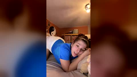 Georgina Moor online show from 03-30-26, 09:27