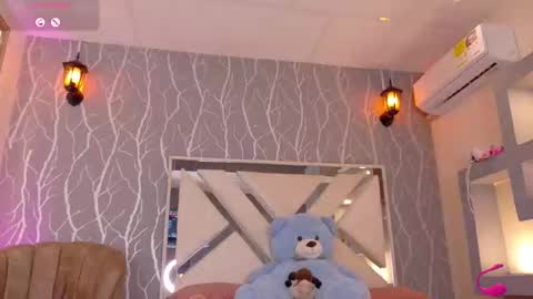 Snapshot of geral_johansson chatting on 10-23-25, 12:15 online show from 10-23-25, 12:15