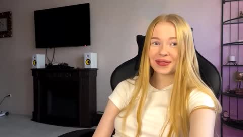 Amelia online show from 11-03-25, 04:25