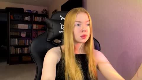 Amelia online show from 11-05-25, 04:23