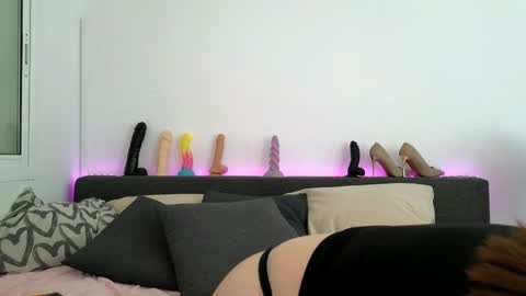 Snapshot of germangirl1996 chatting on 02-03-25, 05:14 Nadine online show from 02-03-25, 05:14