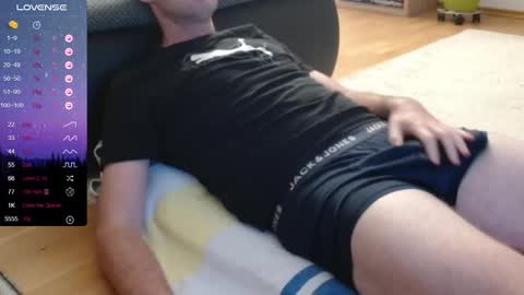 Snapshot of germanpenis90 chatting on 09-19-25, 09:26 Nick online show from 09-19-25, 09:26