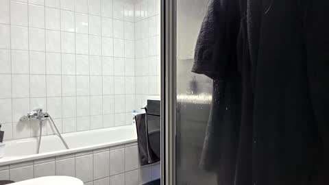 Snapshot of germinator33 chatting on 11-04-25, 08:57 germinator33 online show from 11-04-25, 08:57