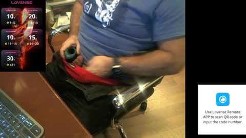 Snapshot of geronimo_431 chatting on 12-01-24, 09:37 Daddy Jokes online show from 12-01-24, 09:37