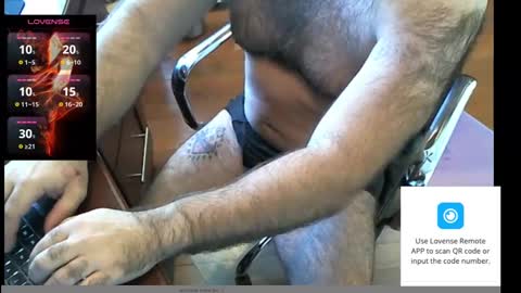 Snapshot of geronimo_431 chatting on 12-21-24, 02:37 Daddy Jokes online show from 12-21-24, 02:37