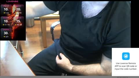 Snapshot of geronimo_431 chatting on 02-12-25, 05:48 Daddy Jokes online show from 02-12-25, 05:48