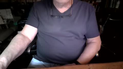 Snapshot of gerrardjj chatting on 02-11-25, 10:28 Jason online show from 02-11-25, 10:28