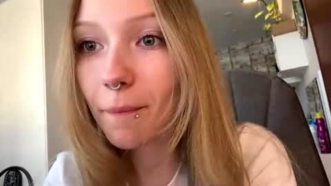 Sophie online show from 06-20-26, 05:21