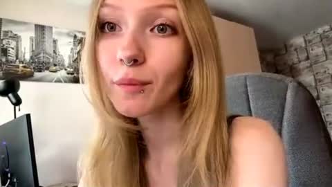 Sophie online show from 06-24-26, 05:39