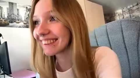Sophie online show from 06-29-26, 04:52