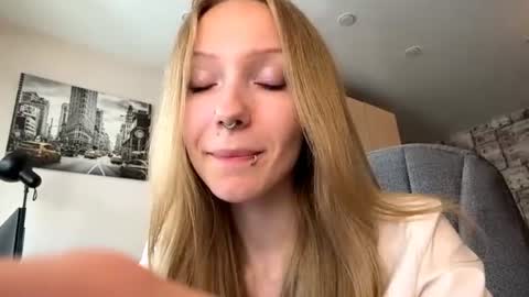 Sophie online show from 07-14-26, 04:17