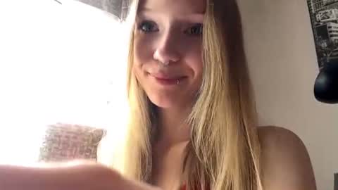 Sophie online show from 07-15-26, 04:40