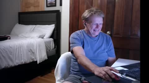 Snapshot of gethyn chatting on 11-05-25, 02:22 Gethyn online show from 11-05-25, 02:22