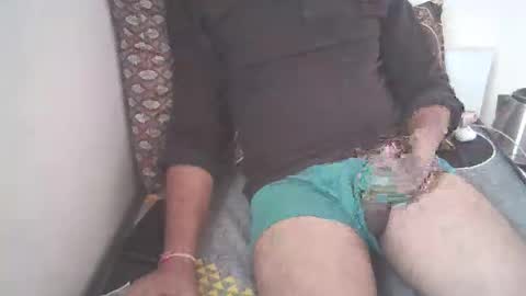 Snapshot of ggnstud chatting on 01-21-25, 11:46 Big Brown Cock online show from 01-21-25, 11:46