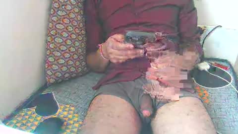 Snapshot of ggnstud chatting on 01-24-25, 09:17 Big Brown Cock online show from 01-24-25, 09:17