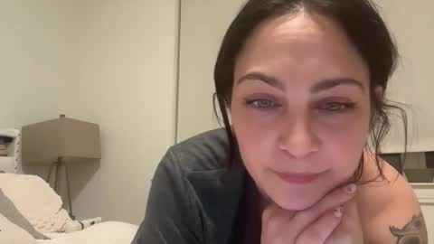 ggstrawberries online show from 03-24-26, 01:54