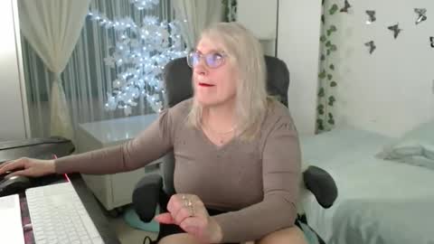 Ghertrudequeen online show from 04-09-26, 04:34