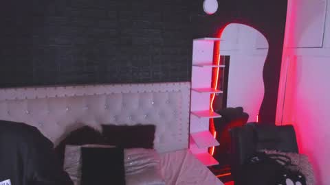 Allison  online show from 01-28-25, 01:50